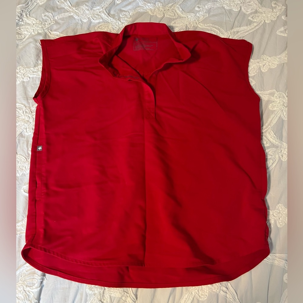 Women’s size small Rafaela scrub top in red